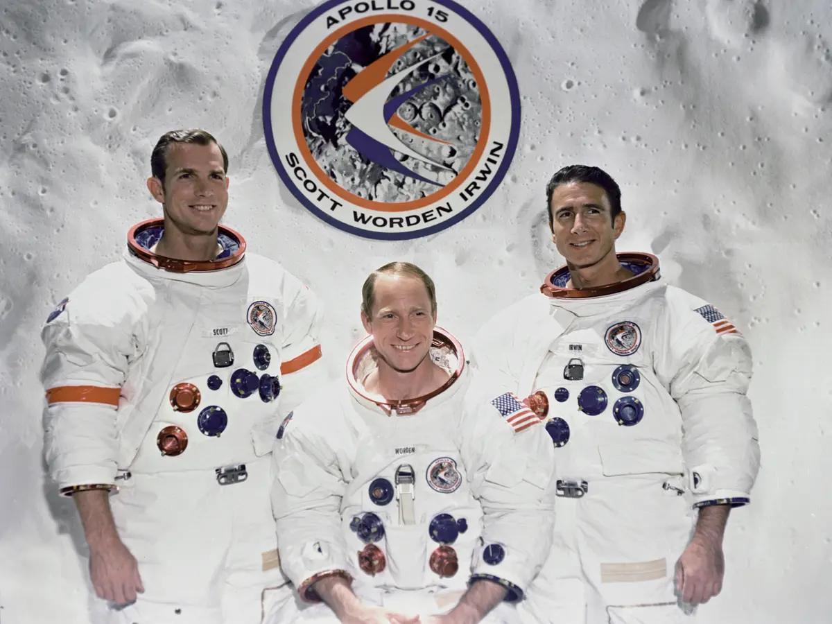 Misi Apollo 15 – Juli 1971: Eksplorasi Bulan oleh David R. Scott dan James B. Irwin