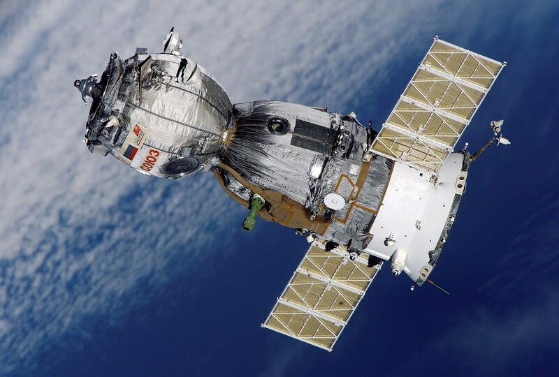 Satelit Komunikasi Intelsat: Sejarah, Teknologi, dan Dampak Global