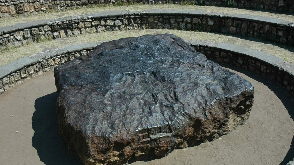 Tubrukan Dahsyat Pembentuk Tata Surya: Teori dan Fakta 2025