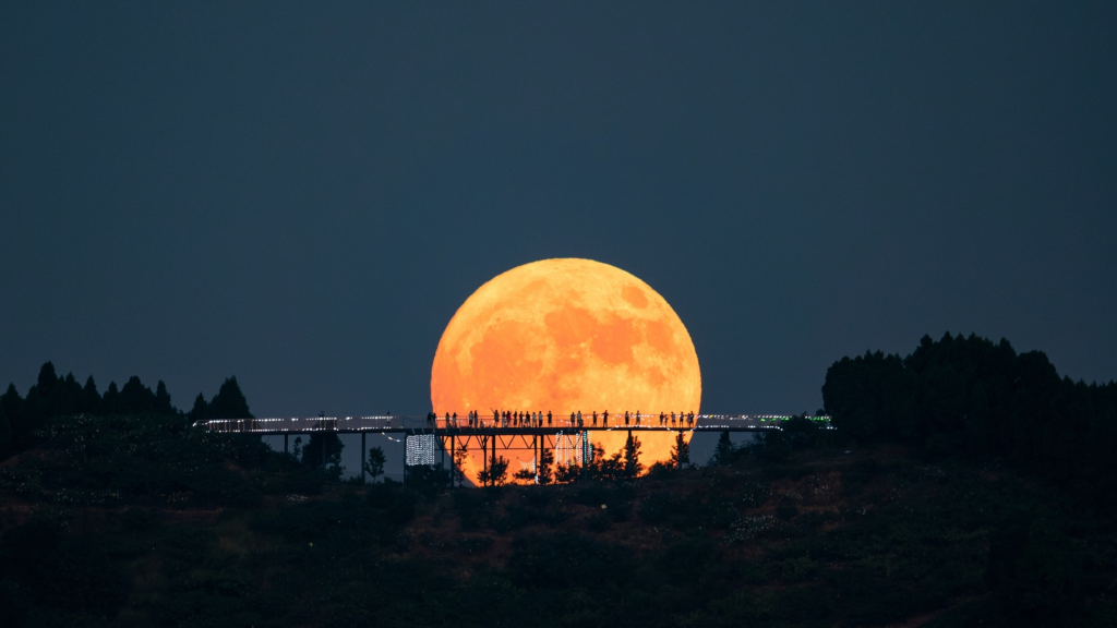 Puncak Purnama November Supermoon Memukau Dunia: Fenomena Langit Terbesar 2025