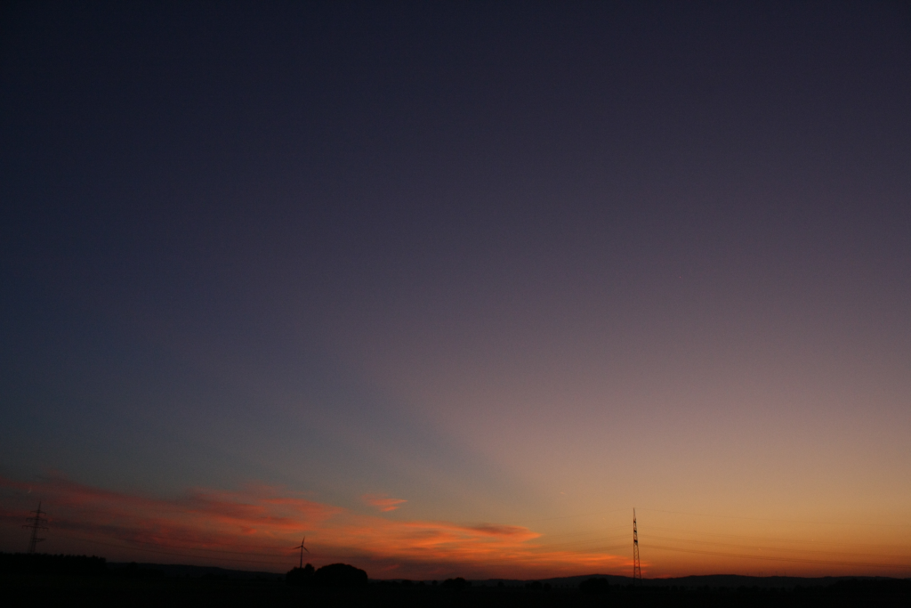 5 Cara Lihat Senja Langit Ungu Fenomena 2026